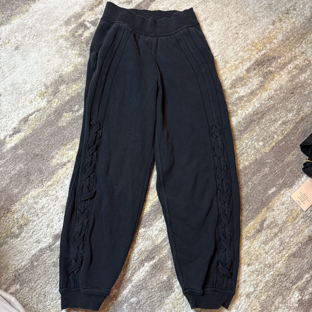 Lululemon RARE Black scuba Jogger Pants
